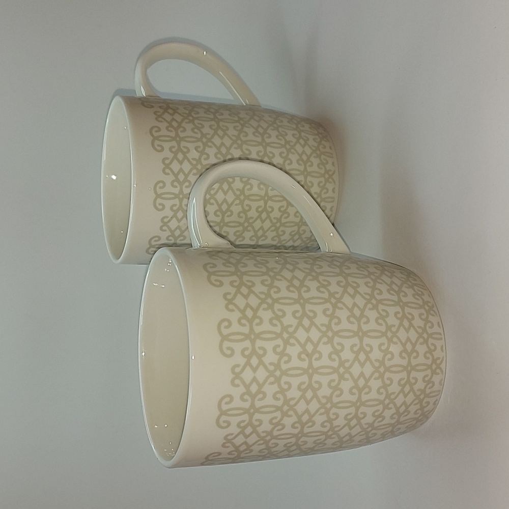 Set of 2 Starbucks mugs (2015), EUC